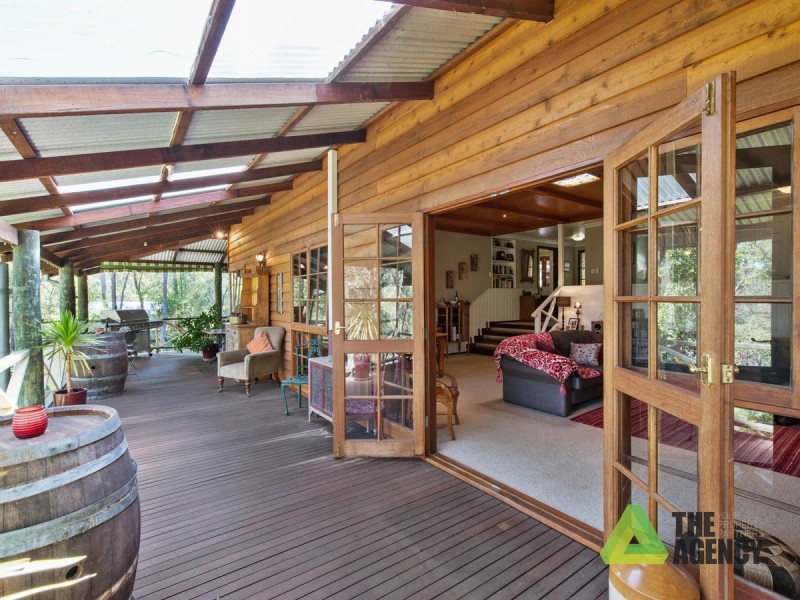 25 Benowa Drive, Glen Forrest WA 6071