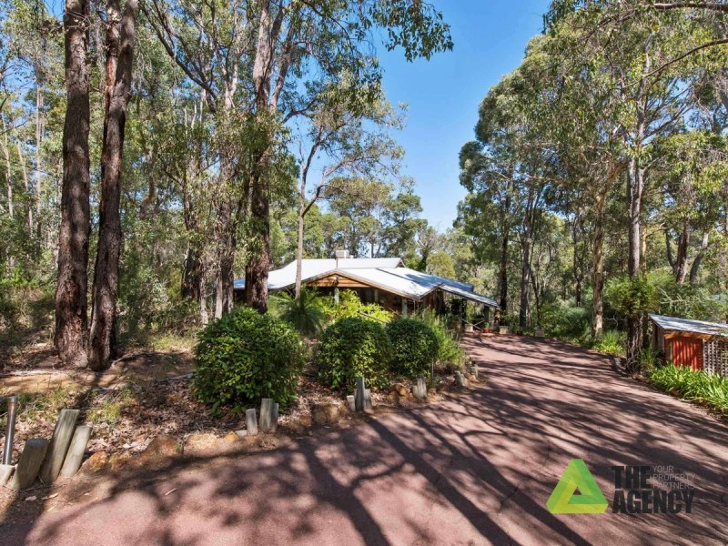 25 Benowa Drive, Glen Forrest WA 6071