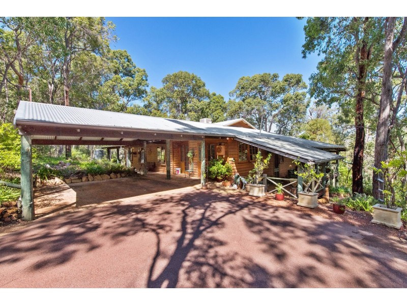 25 Benowa Drive, Glen Forrest WA 6071