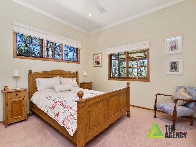 25 Benowa Drive, Glen Forrest WA 6071