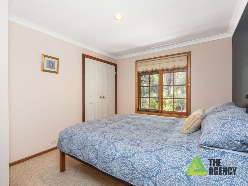 25 Benowa Drive, Glen Forrest WA 6071