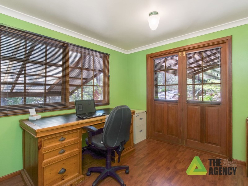 25 Benowa Drive, Glen Forrest WA 6071