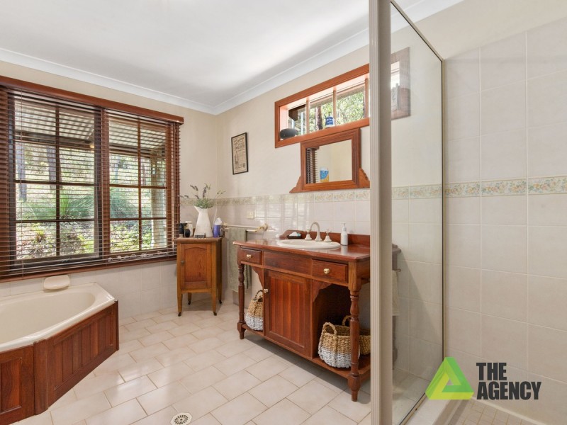 25 Benowa Drive, Glen Forrest WA 6071