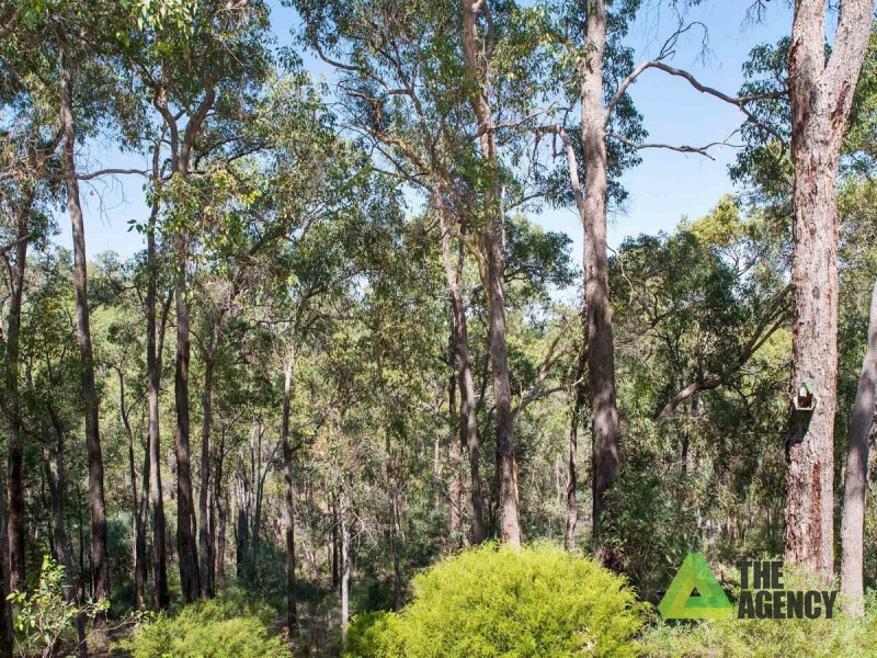 25 Benowa Drive, Glen Forrest WA 6071
