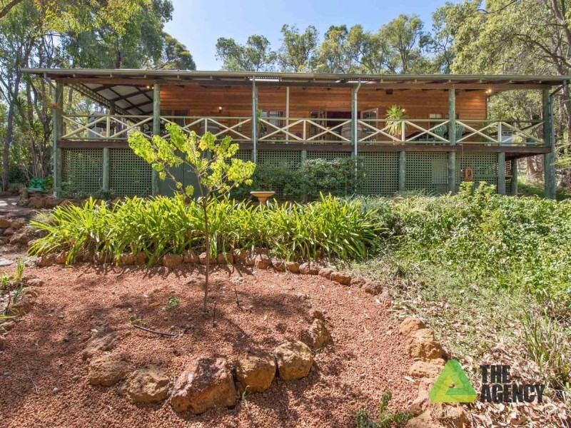 25 Benowa Drive, Glen Forrest WA 6071