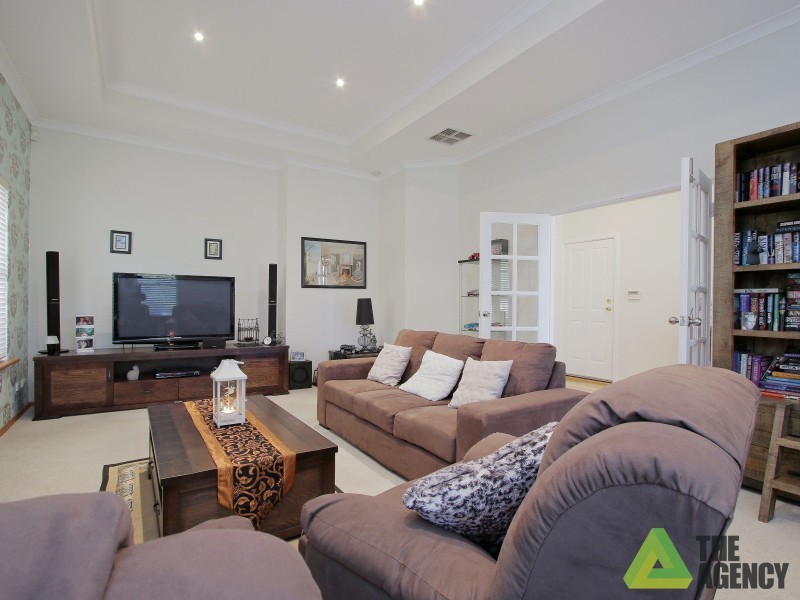 172 Southacre Drive, Canning Vale WA 6155