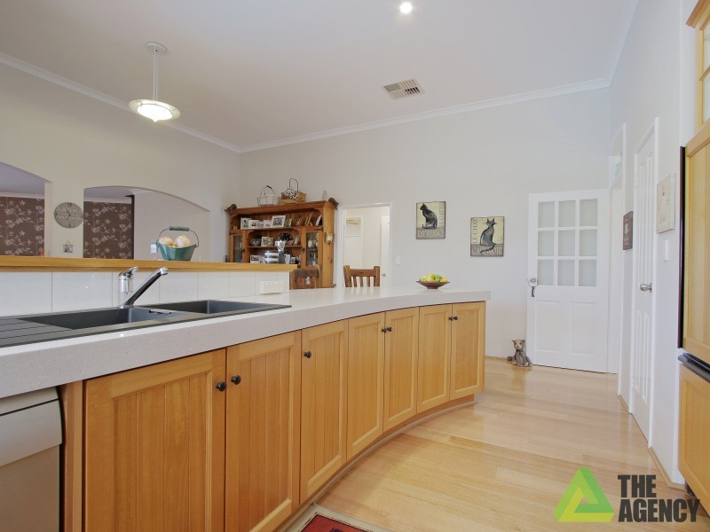 172 Southacre Drive, Canning Vale WA 6155