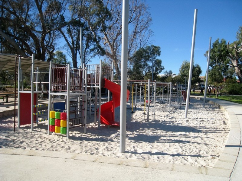 32 Oakwood Gate, Meadow Springs WA 6210