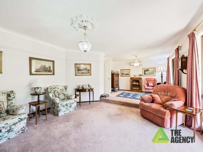 32 Benbullen Road, Kalamunda WA 6076