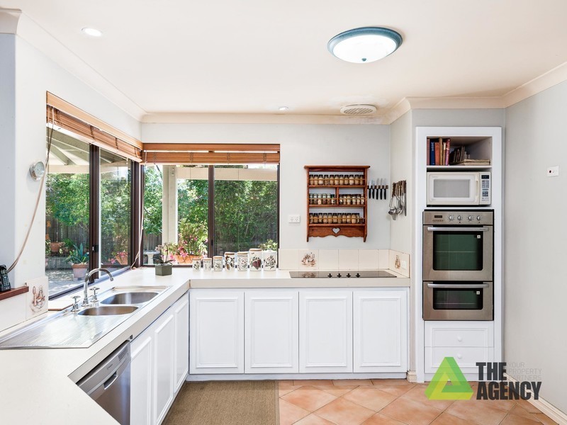 32 Benbullen Road, Kalamunda WA 6076