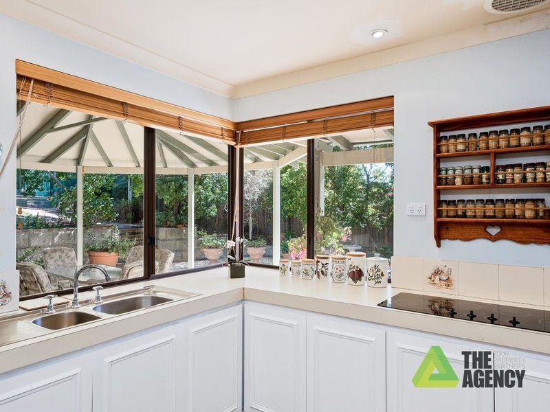 32 Benbullen Road, Kalamunda WA 6076