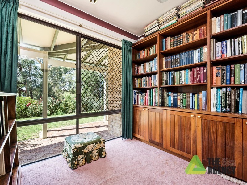 32 Benbullen Road, Kalamunda WA 6076