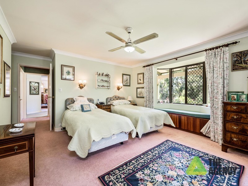 32 Benbullen Road, Kalamunda WA 6076