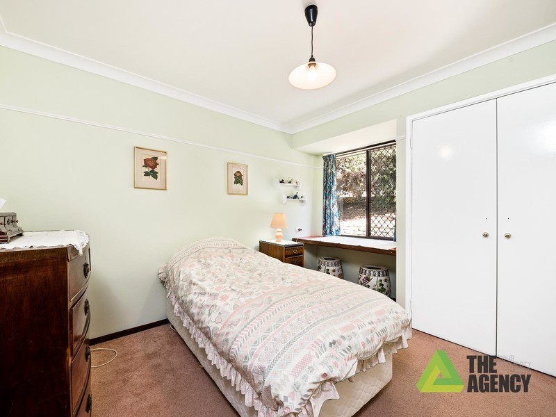 32 Benbullen Road, Kalamunda WA 6076