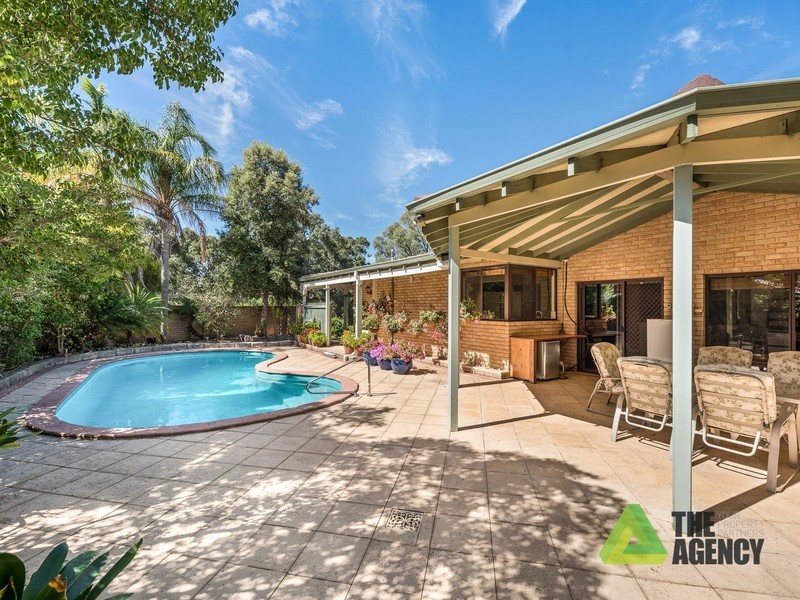 32 Benbullen Road, Kalamunda WA 6076