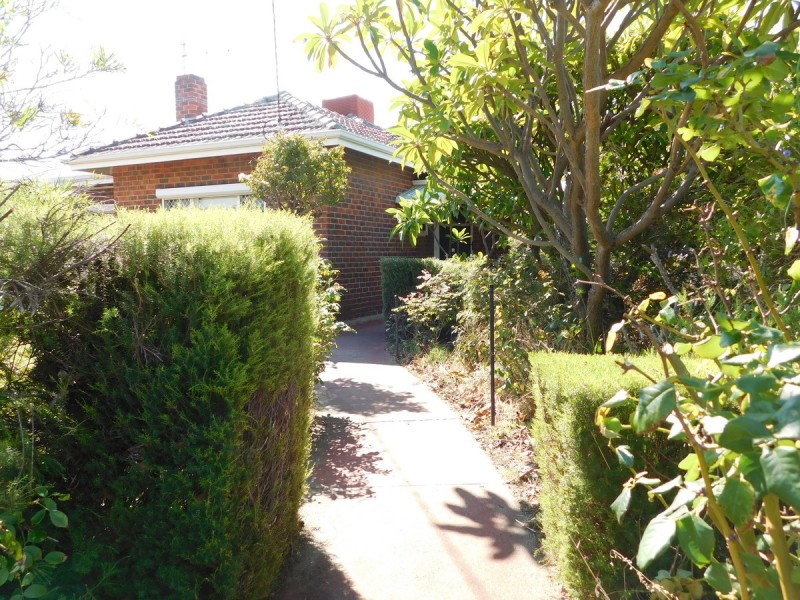 161 Kitchener Road, Alfred Cove WA 6154