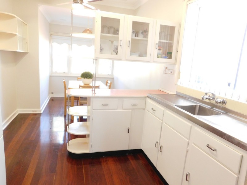 161 Kitchener Road, Alfred Cove WA 6154