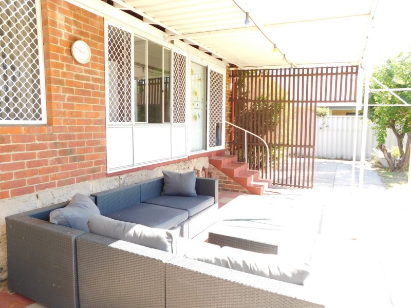 161 Kitchener Road, Alfred Cove WA 6154