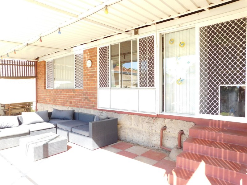 161 Kitchener Road, Alfred Cove WA 6154