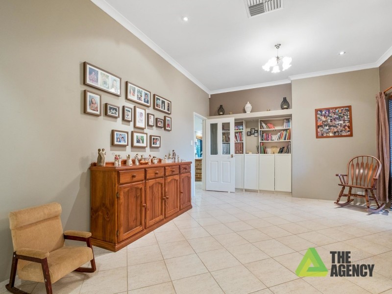 44 Riverdale Road, Helena Valley WA 6056