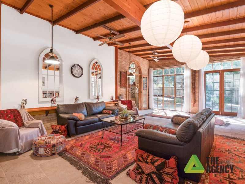 8 Grancey  Avenue, Mundaring WA 6073