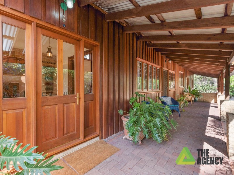 8 Grancey  Avenue, Mundaring WA 6073