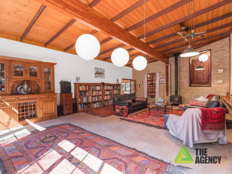 8 Grancey  Avenue, Mundaring WA 6073