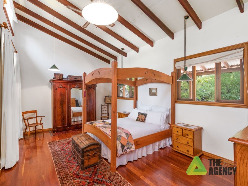 8 Grancey  Avenue, Mundaring WA 6073