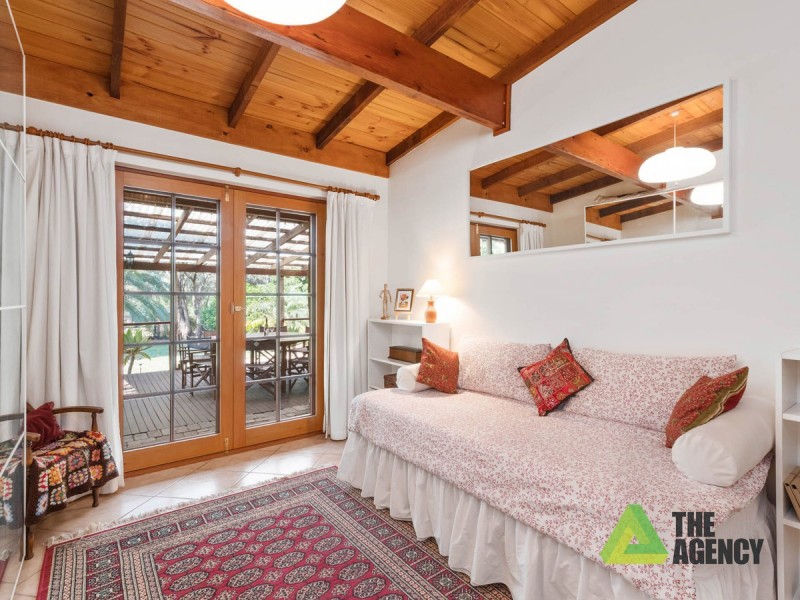 8 Grancey  Avenue, Mundaring WA 6073