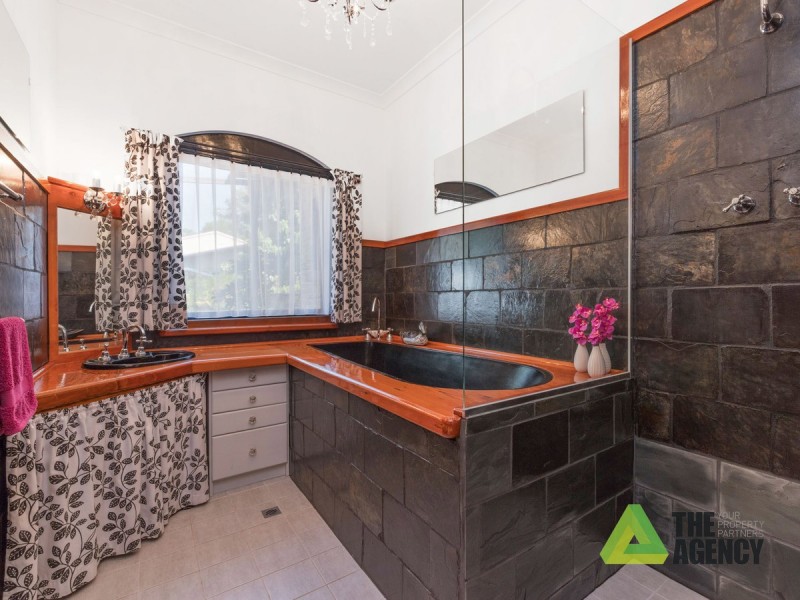 8 Grancey  Avenue, Mundaring WA 6073