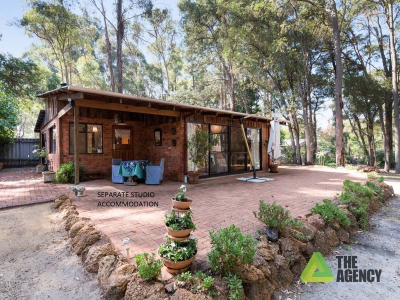 8 Grancey  Avenue, Mundaring WA 6073