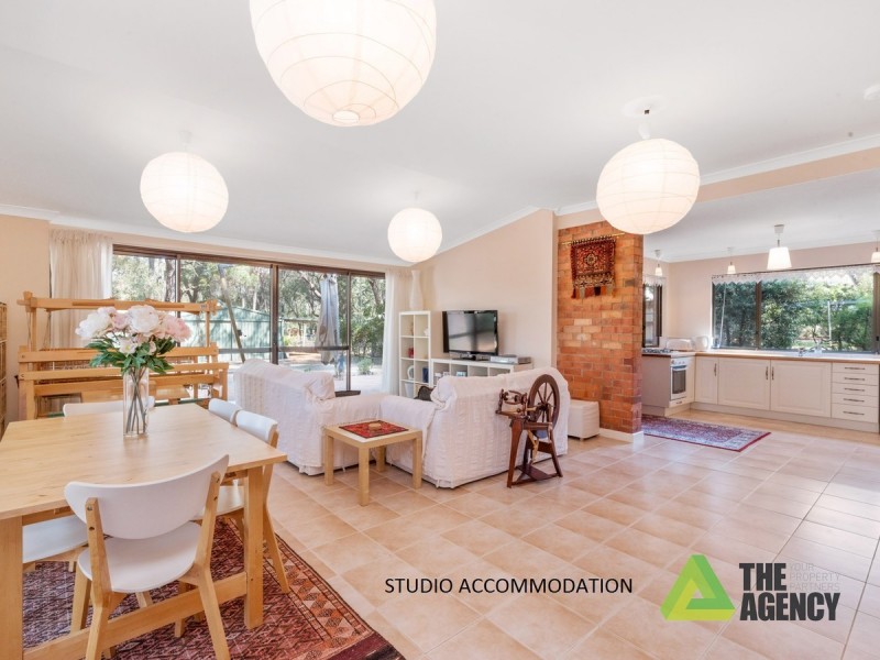 8 Grancey  Avenue, Mundaring WA 6073