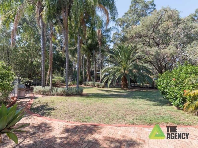 8 Grancey  Avenue, Mundaring WA 6073