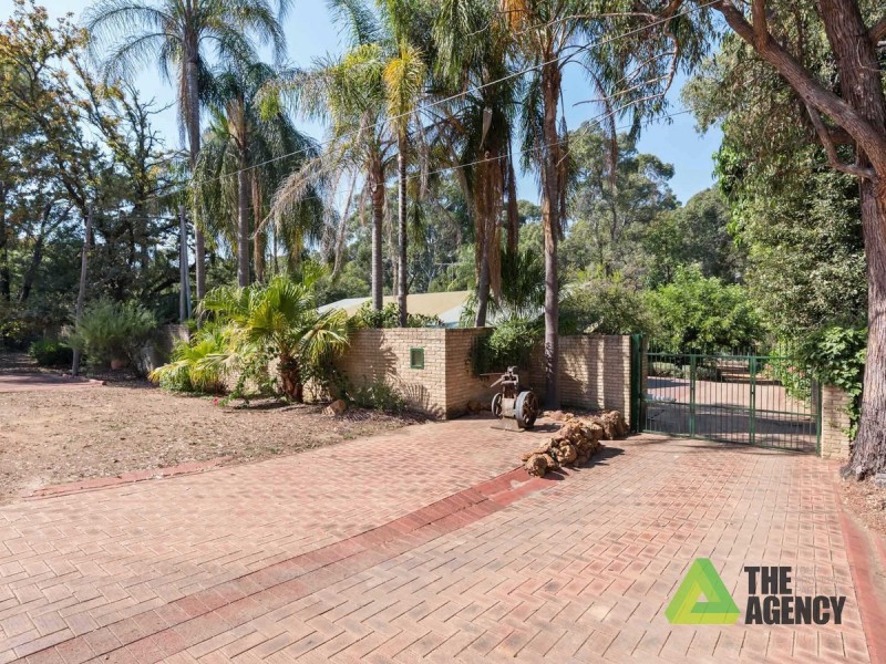 8 Grancey  Avenue, Mundaring WA 6073