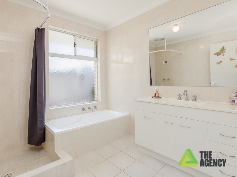 40B Everlasting Retreat, Halls Head WA 6210