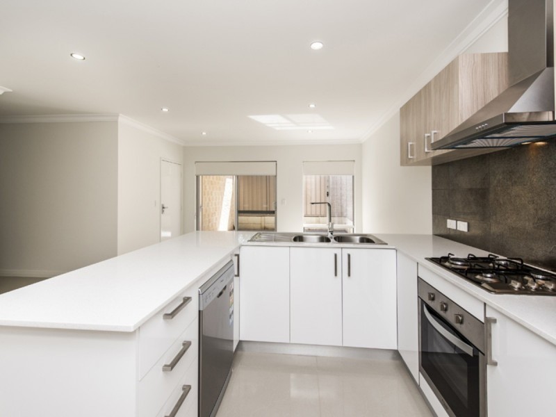 #20B & C Amberley Way, Westminster WA 6061