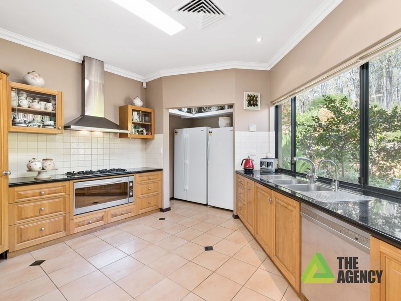 940 Bushlands Road, Hovea WA 6071