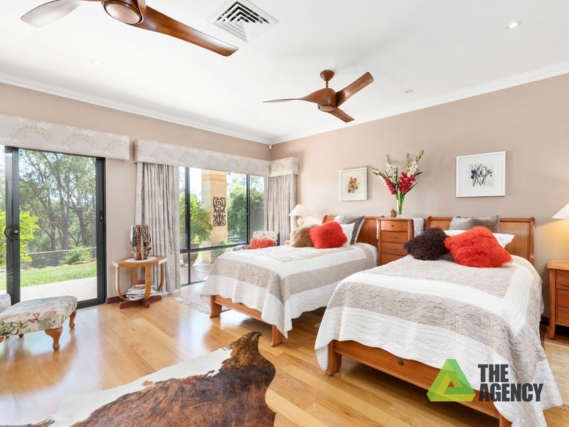 940 Bushlands Road, Hovea WA 6071