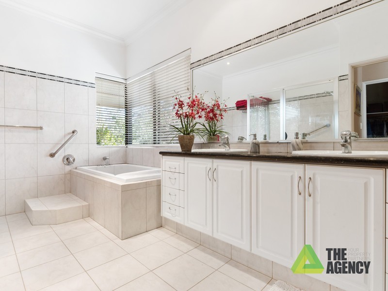 940 Bushlands Road, Hovea WA 6071