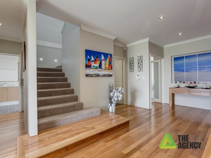 6 Leveque Loop, San Remo WA 6210