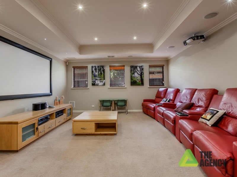 6 Leveque Loop, San Remo WA 6210