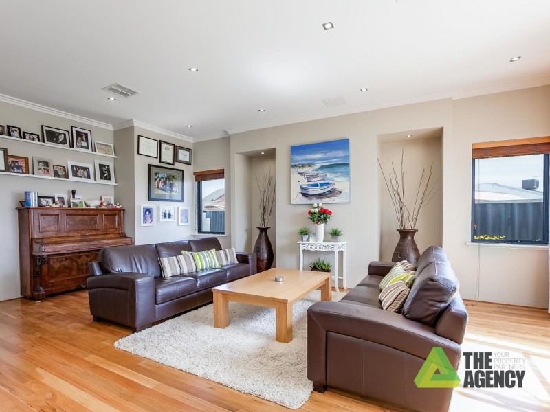 6 Leveque Loop, San Remo WA 6210