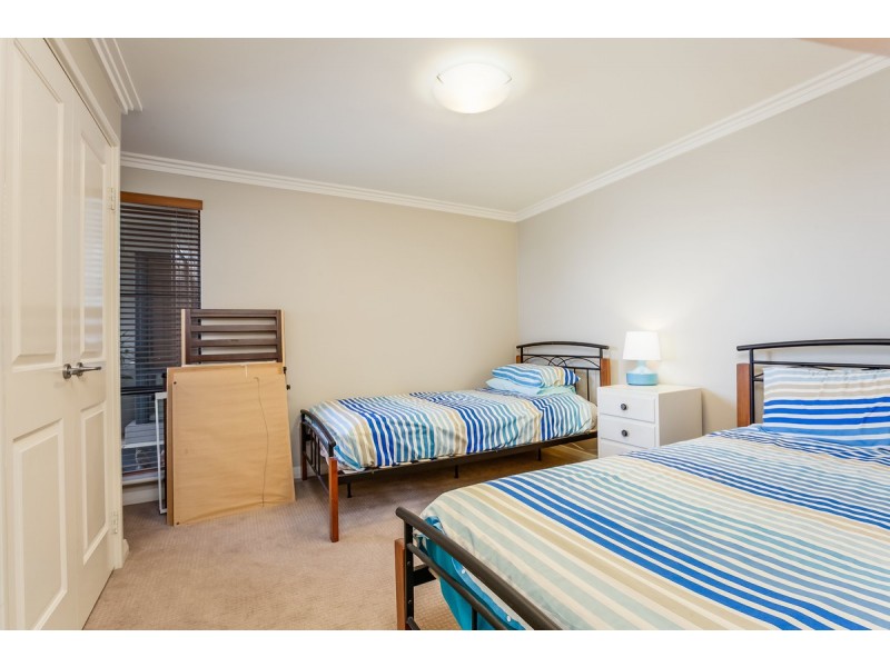 6 Leveque Loop, San Remo WA 6210