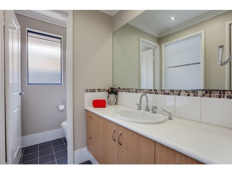 6 Leveque Loop, San Remo WA 6210