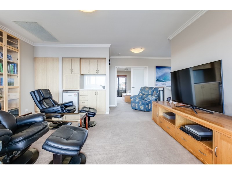 6 Leveque Loop, San Remo WA 6210