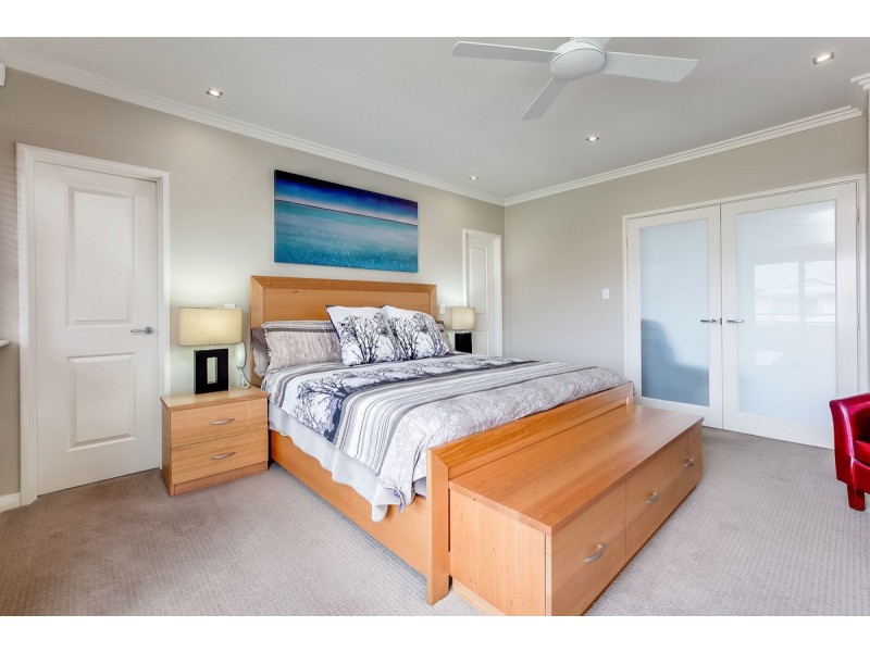 6 Leveque Loop, San Remo WA 6210