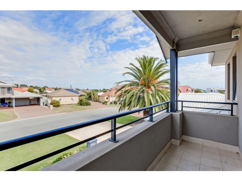 6 Leveque Loop, San Remo WA 6210
