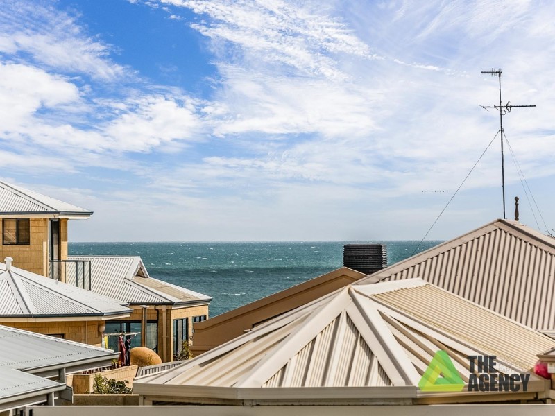 6 Leveque Loop, San Remo WA 6210