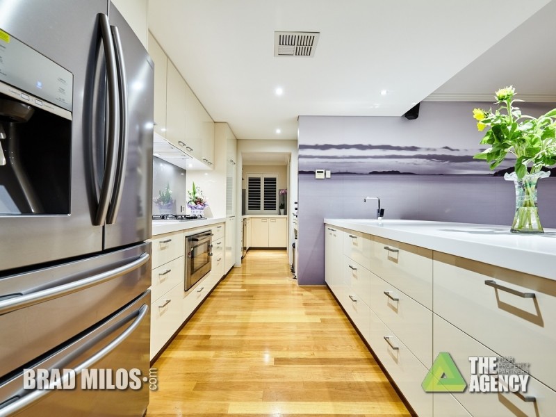 48 Arabella Loop, North Coogee WA 6163