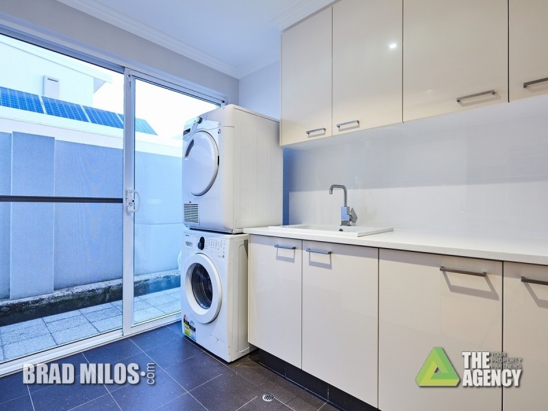 48 Arabella Loop, North Coogee WA 6163